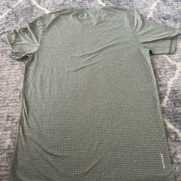 Adidas Maroon and Olive T-Shirts - Picture 7 of 7